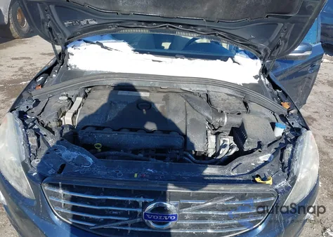 2015 Volvo Xc60 T6 из США, поврежденный, VIN YV4902RK2F2745463